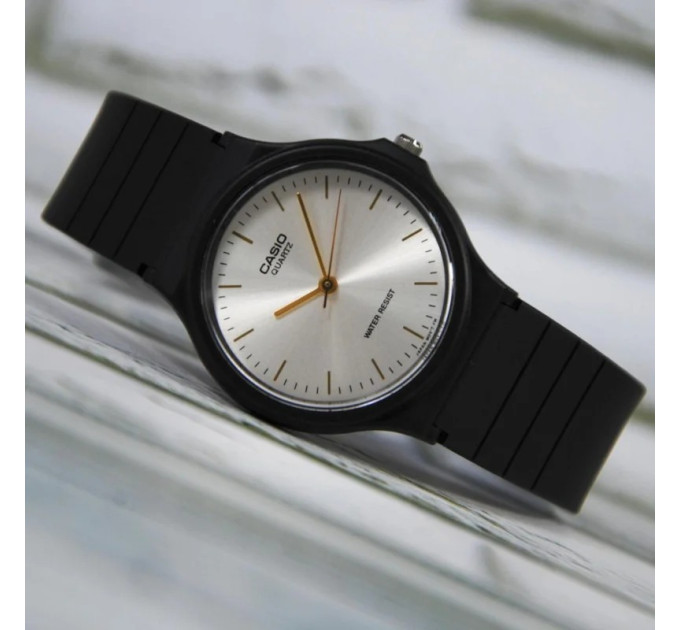 Casio MQ-24-7E2