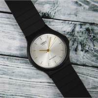 Casio MQ-24-7E2