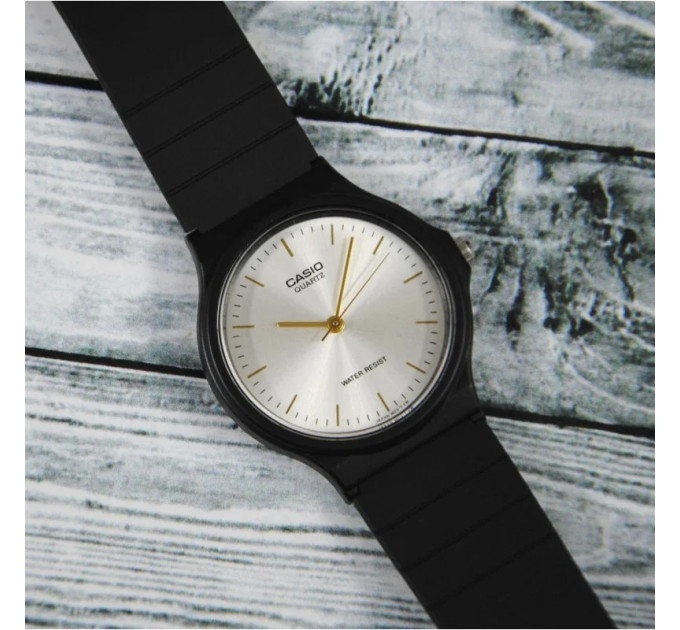 Casio MQ-24-7E2