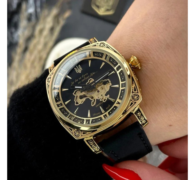 Awarder 021-3D Де би не була Gold-Black-Black Leather