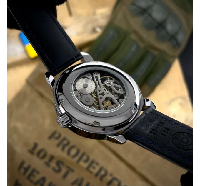 Awarder 022SIBK Mechanic Де би не був Silver-Black.